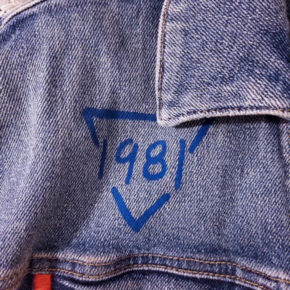 Colourful Graffiti Guess Denim Streetwear Jacket - Picture 5 of 15